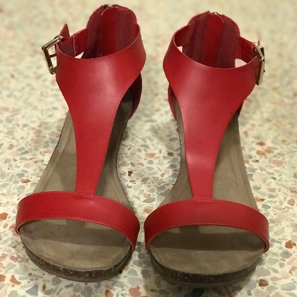 Keneth Cole red sandals